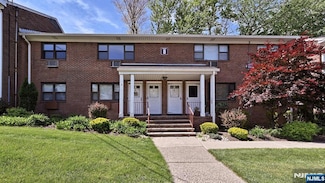 8 Colonial Dr Unit C, Little Falls, NJ 07424