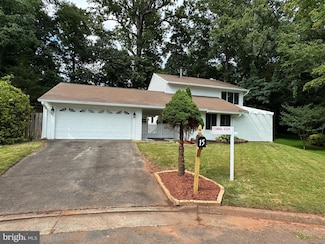 15 Greenfield Ct, Sterling, VA 20164