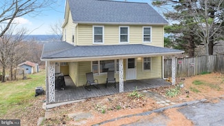 6004 Clevelandtown Rd, Boonsboro, MD 21713