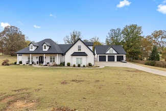 1211 Anna Dr, Tuscumbia, AL 35674