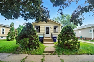 219 2nd Ave NE, Oelwein, IA 50662