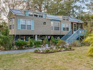 31 Whaley St, Crawfordville, FL 32327