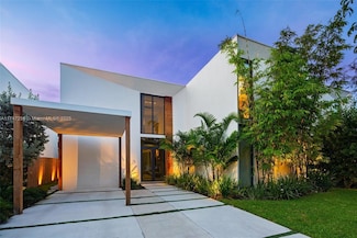 8641 Arboretum Ln, Miami, FL 33138