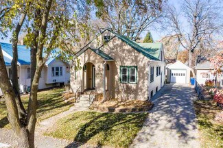2026 W 3rd St, Waterloo, IA 50701