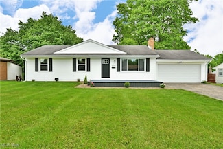 6065 Frontier Dr, Youngstown, OH 44514