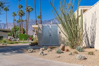 24 Desert Lakes Dr, Palm Springs, CA 92264