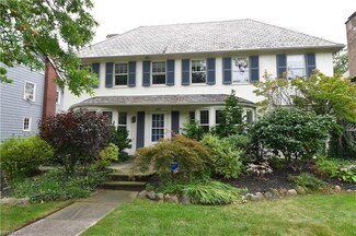 2370 Woodmere Dr, Cleveland, OH 44106