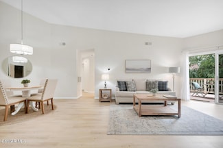 5744 Oak Bend Ln Unit 312, Oak Park, CA 91377