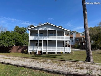 113 SW Sw 23rd St, Oak Island, NC 28465