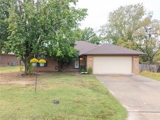 2005 Broken Hill Dr, van Buren, AR 72956