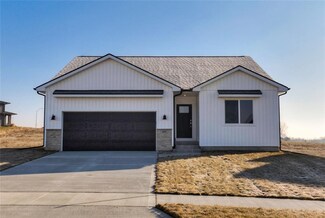 1605 Crabapple Ln, Granger, IA 50109