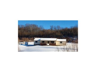 6084 Terrace Rd SW, Sherrodsville, OH 44675