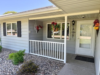 2705 6th St SW, Willmar, MN 56201