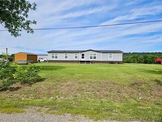 202 N 2nd St, Henryetta, OK 74437