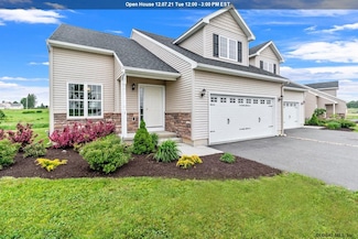 26 Tap In Ln, Mechanicville, NY 12118