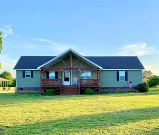 725 Quarterhorse Rd, Princeton, NC 27569