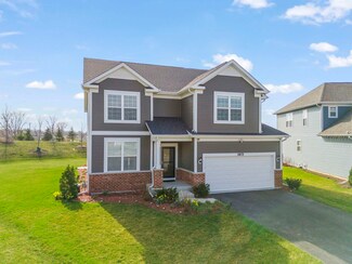 3875 Gold Cup Ln, Naperville, IL 60564