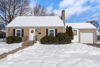 107 Grove St, Waltham, MA 02453