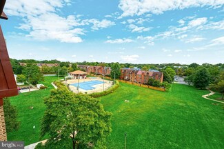 2817 Jermantown Rd Unit 604, Oakton, VA 22124