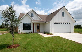 9917 Ridings Dr, Waco, TX 76708
