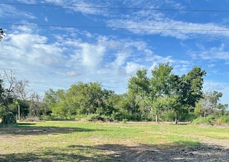 600 E Pecan St, Taylor, TX 76574