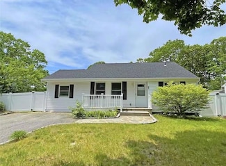 47 Ontario St, Port Jefferson Station, NY 11776