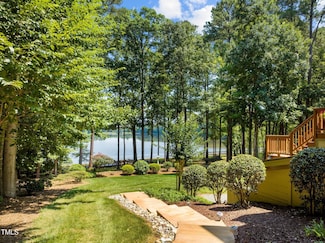901 Edgewater Dr, Garner, NC 27529