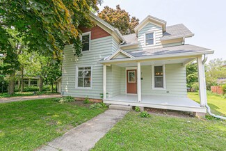 137 E Scott St, Omro, WI 54963