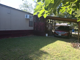 613 Avenue J, Poteet, TX 78065