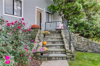 66 Girard Ave Unit 423, Newport, RI 02840