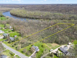 3310 Grand River Dr NE, Grand Rapids, MI 49525