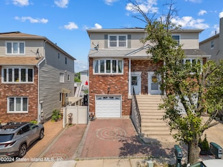 76 Willowwood Ln, Staten Island, NY 10308