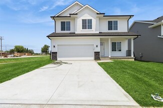6802 SE 7th Ave, Pleasant Hill, IA 50327