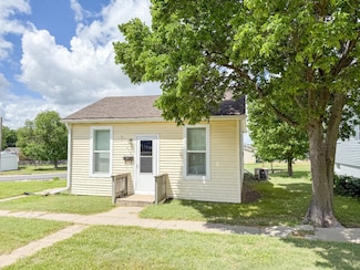 515 1st St, Phillipsburg, KS 67661