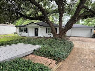 9102 N Allegro St, Houston, TX 77080