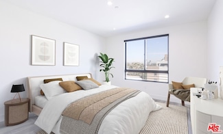 11800 Courtleigh Dr Unit 402, Los Angeles, CA 90066