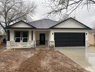 1611 Everett St, Navasota, TX 77868