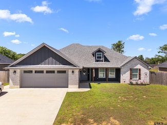 217 Meadow Ln, Lindale, TX 75771