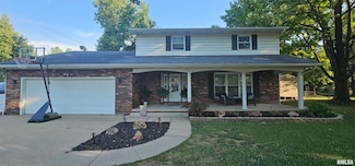 424 N Lakeview Dr, Salem, IL 62881