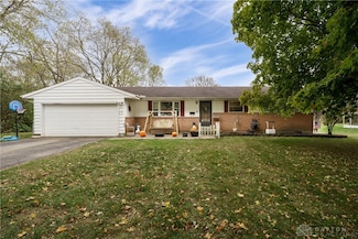 231 Royal Ln, Enon, OH 45323