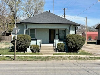 214 W 1st St, Pratt, KS 67124