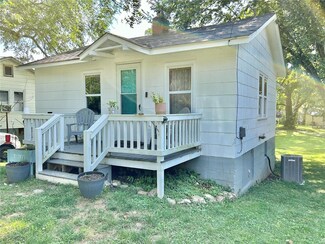 1207 S Washington St, Salem, MO 65560