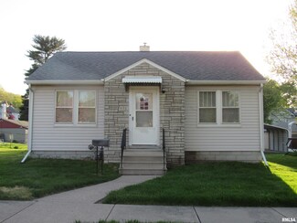 431 45th St, Moline, IL 61265