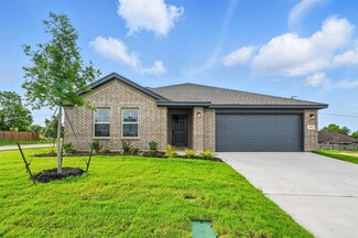 1401 Quail Creek Dr, Cleburne, TX 76033