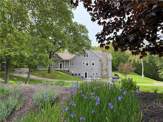 7 Spring Pond Rd, Westerly, RI 02891