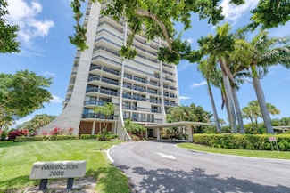 2000 Presidential Way Unit 3030, West Palm Beach, FL 33401