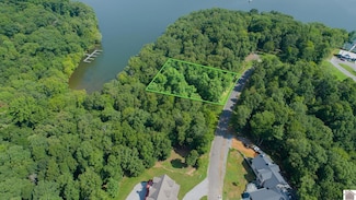 8 Tow Ln, Murray, KY 42071
