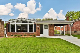 7135 Willow Tree Ln, Saint Louis, MO 63130