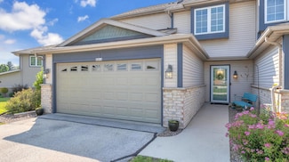 525 Bluebill Ln Unit 6, Sheboygan Falls, WI 53085