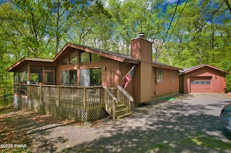 801 S Granite Ct, Hawley, PA 18428